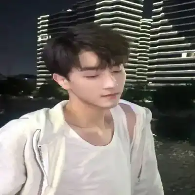 龚荻